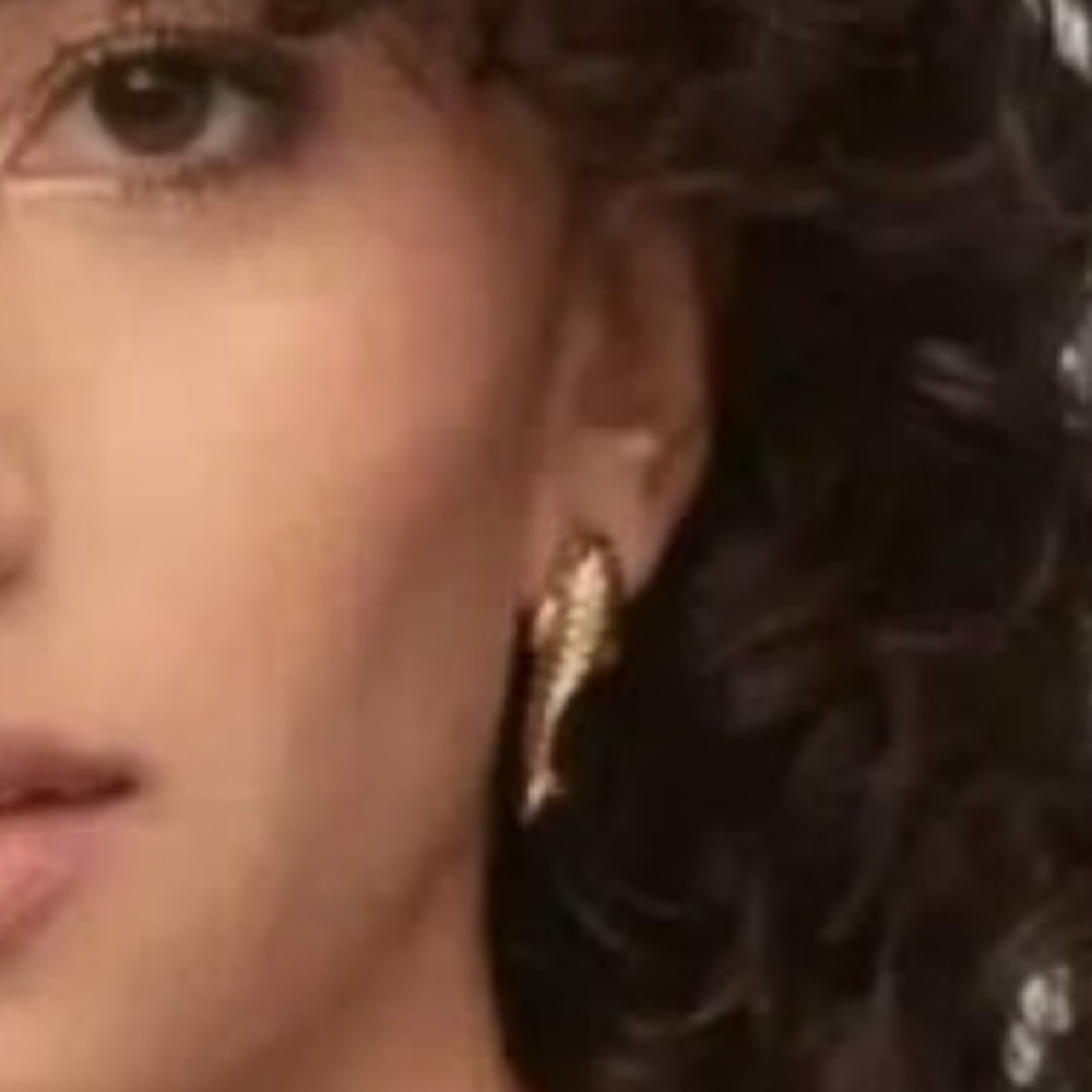 LELE sadoughi gold mermaid small earrings - Picture 3 of 10